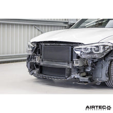 Carica l'immagine nel visualizzatore di Gallery, Radiatore di carica AIRTEC Motorsport per piattaforma BMW B58 - dettaglio 6
