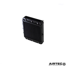 Load image into Gallery viewer, Aggiornamento del radiatore di raffreddamento di carica ausiliario AIRTEC Motorsport per BMW M5/M6 (F10/F12) lato sinistro - dettaglio 3