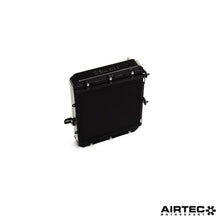 Load image into Gallery viewer, Aggiornamento del radiatore di raffreddamento di carica ausiliario AIRTEC Motorsport per BMW M5/M6 (F10/F12) lato sinistro - dettaglio 2