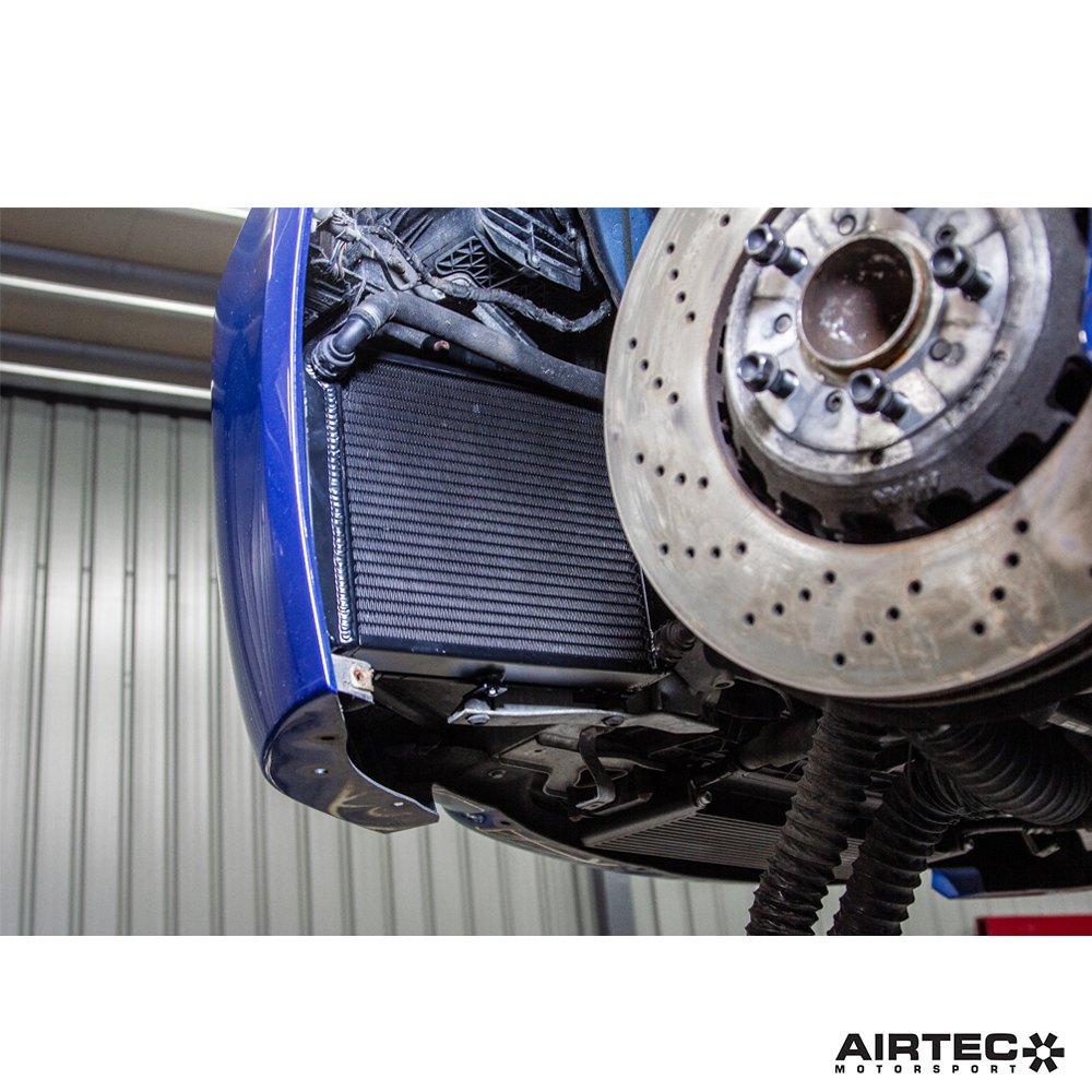 Aggiornamento del radiatore di raffreddamento di carica ausiliario AIRTEC Motorsport per BMW M5/M6 (F10/F12) lato destro - dettaglio 4