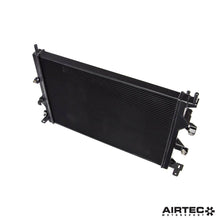Carica l'immagine nel visualizzatore di Gallery, Aggiornamento del radiatore AIRTEC Motorsport per Ford Focus Mk3 RS - dettaglio 6