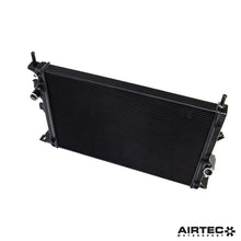 Carica l'immagine nel visualizzatore di Gallery, Aggiornamento del radiatore AIRTEC Motorsport per Ford Focus Mk3 RS - dettaglio 3