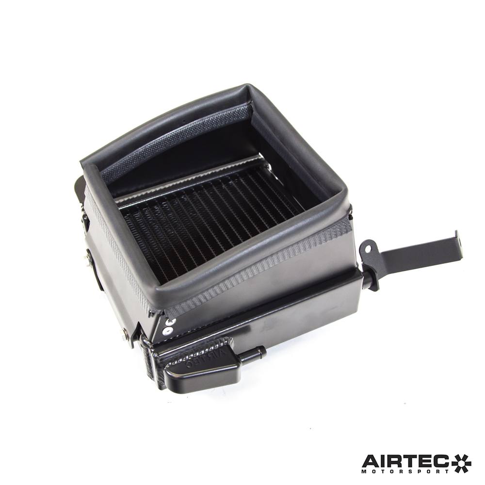 Radiatore ausiliario AIRTEC Motorsport per Toyota Yaris GR Gen 1 - dettaglio 2