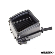 Load image into Gallery viewer, Radiatore ausiliario AIRTEC Motorsport per Toyota Yaris GR Gen 1 - dettaglio 2