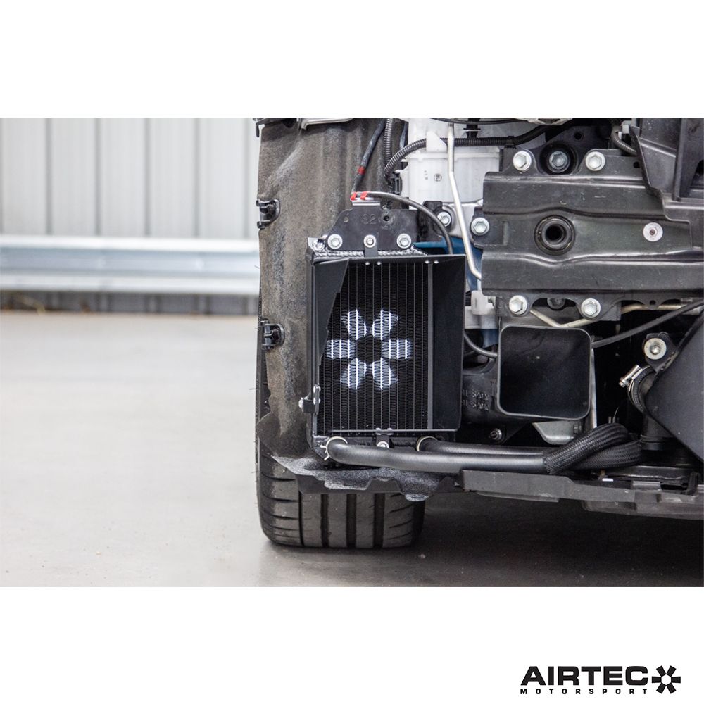 Radiatore ausiliario AIRTEC Motorsport per Toyota Yaris GR Gen 2 - dettaglio 10