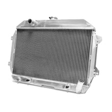 Carica l'immagine nel visualizzatore di Gallery, Saldature TIG del radiatore in alluminio Cooling Solutions Datsun 260Z