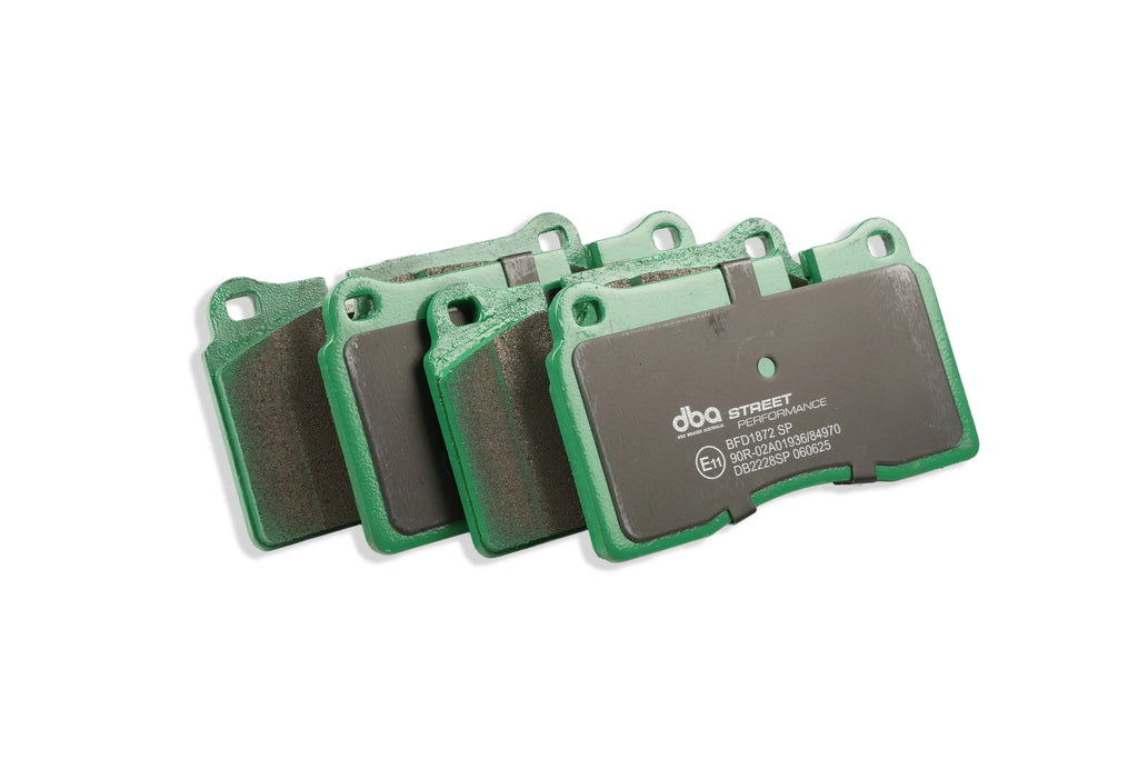 Pastiglie freni Street Performance - asse anteriore - AC MK 6 2009 / Aston Martin DB9 2003-2012 / Aston Martin Vantage 2004-2012 / BMW B10 (E39) 2002-2004 / Chevrolet Camaro (5th Gen) 2014-2015 (+17 modelli)