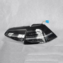 Carica l'immagine nel visualizzatore di Gallery, Fanali Posteriori LED SK-Import Neri Freccia Dinamica Volkswagen Golf Mk7 (Esclusa Variant) - foto 3