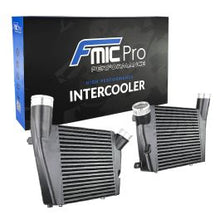 Carica l'immagine nel visualizzatore di Gallery, Intercooler con Kit di Tubazioni FMIC.Pro Porsche Panamera 971