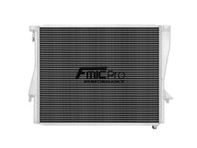 Load image into Gallery viewer, Radiatore Racing FMIC.Pro BMW Z3 X-Core series 99-02 - dettaglio core
