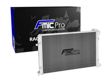Load image into Gallery viewer, Radiatore Racing FMIC.Pro per Volkswagen Golf R32 Mk5 - vista frontale