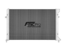 Load image into Gallery viewer, Radiatore Racing FMIC.Pro per Volkswagen Golf R32 Mk5 - dettaglio core