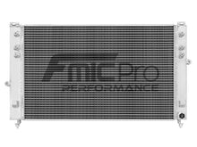 Carica l'immagine nel visualizzatore di Gallery, Radiatore Racing FMIC.Pro per Audi A4 1.8T - vista laterale