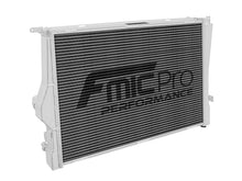 Load image into Gallery viewer, Radiatore Racing FMIC.Pro per BMW Serie 1 E8x e Serie 3 E9x - vista laterale