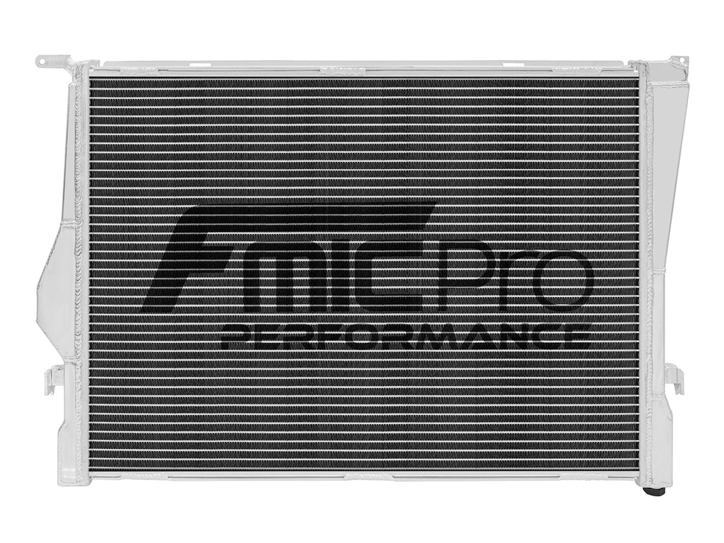 Radiatore Racing FMIC.Pro per BMW Serie 1 E8x e Serie 3 E9x - dettaglio attacchi