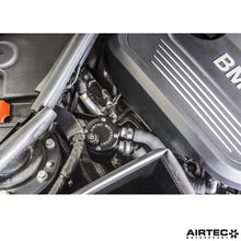 Carica l'immagine nel visualizzatore di Gallery, Kit contenitore per la raccolta dell'olio AIRTEC Motorsport per BMW B58 M140i/M240i - dettaglio 5