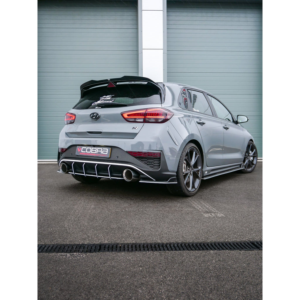 Posteriore Hyundai i30 N Facelift con terminali Cobra Sport