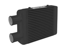 Carica l'immagine nel visualizzatore di Gallery, Intercooler Maggiorato Universale FMIC.EU 300x300x76mm Uscita Laterale Nero in Alluminio