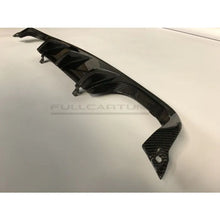 Carica l'immagine nel visualizzatore di Gallery, CarbonWorks Diffusore posteriore in carbonio per BMW M3 F80 2014-2018 e M4 F82/F83 2014-2022 - foto 3