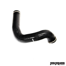 Load image into Gallery viewer, Tubo flessibile boost lato freddo allargato Pro Hoses per Focus ST / RS Mk3 - dettaglio 3