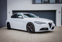 Carica l'immagine nel visualizzatore di Gallery, Assetto a ghiera KW V3 per Alfa Romeo Giulia 952 (2016-) - auto di riferimento
