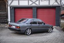 Carica l'immagine nel visualizzatore di Gallery, Assetto a ghiera KW V3 per Mercedes 190 W201 (1982-1993) - auto di riferimento