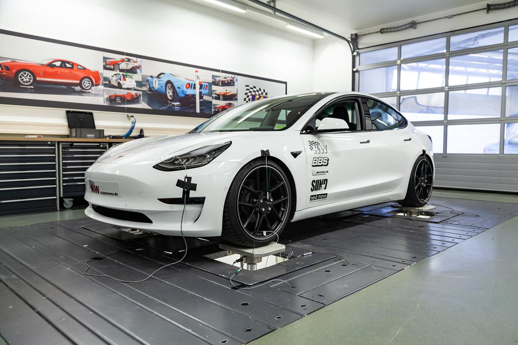Assetto a ghiera KW V3 per Tesla Model 3 (2017-) - auto di riferimento