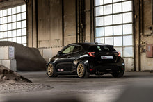 Carica l'immagine nel visualizzatore di Gallery, Assetto a ghiera KW V3 per Toyota Yaris Mk4 XP210 (2020-) - auto di riferimento