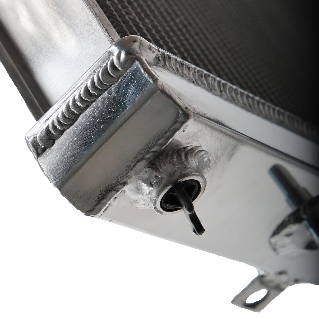 Dettaglio costruttivo del radiatore in alluminio Cooling Solutions per Nissan S-chassis