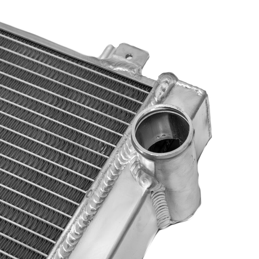 Dettaglio pacco radiante del radiatore maggiorato Subaru Legacy Turbo