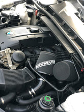 Carica l'immagine nel visualizzatore di Gallery, Kit aspirazione diretta Ramair SR-233 twin cone per BMW 335i e 135i N54