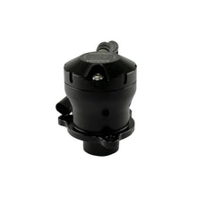 Load image into Gallery viewer, Turbosmart BOV Kompact EM Plumb Back VR22 – Ford Fiesta MK7 e MK8 ST - dettaglio 2