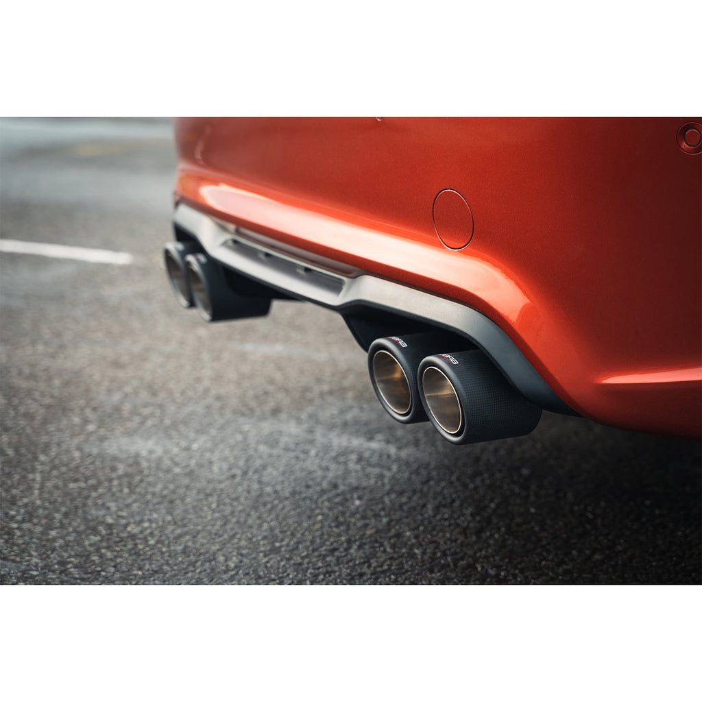 BMW M2 Competition con terminali Cobra Sport in carbonio