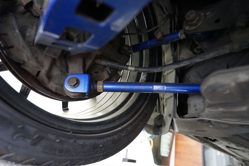 Bracci di trazione posteriori regolabili con gomma rinforzata Hardrace Lexus e Toyota – 2 pezzi – foto 2