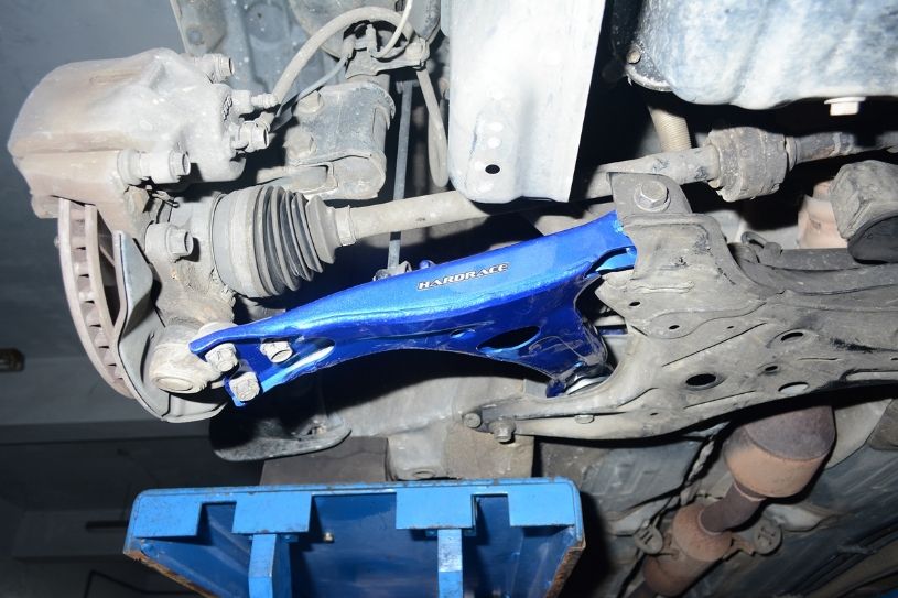 Bracci inferiori anteriori Hardrace Toyota Corolla e Wish – 2 pezzi – foto 2