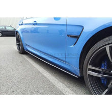 Carica l'immagine nel visualizzatore di Gallery, CarbonWorks Minigonne laterali M Style in carbonio per BMW M3 F80 2014-2018 e M4 F82/F83 2014-2022 - foto 6