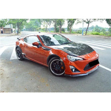 Carica l'immagine nel visualizzatore di Gallery, Lip anteriore in carbonio CarbonWorks per Toyota GT86 pre-restyling - immagine 2