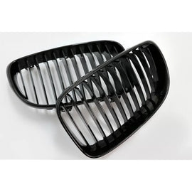 Griglie anteriori a doppio rene per BMW Serie 1 E81 E82 E87 E88 LCI (2007-2011) nere lucide