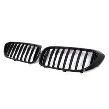 Carica l'immagine nel visualizzatore di Gallery, Griglie anteriori a doppio rene per BMW Serie 5 G30 G31 berlina Touring (2017-2019) nere lucide