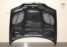 Carica l'immagine nel visualizzatore di Gallery, Cofano Carbonio BMW E46 '02-06 4P. Look M3 GTR C/T BMW E46