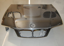 Carica l'immagine nel visualizzatore di Gallery, Cofano Carbonio BMW E46 '02-06 4P. Look M3 GTR C/T BMW E46