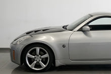 Carica l'immagine nel visualizzatore di Gallery, Cofano Carbonio Nissan 350Z Z33 Look VLS C/T Nissan 350Z