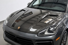 Carica l'immagine nel visualizzatore di Gallery, Cofano Carbonio Porsche Cayenne 2018-2023 9Y0.1 SUV / Coupe Porsche Cayenne