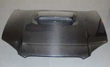 Carica l'immagine nel visualizzatore di Gallery, Cofano Carbonio Subaru Impreza '04 S/T Subaru Impreza