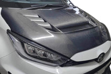 Load image into Gallery viewer, Cofano Carbonio Toyota Yaris 2020+ Look GR Toyota Yaris