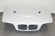 Carica l'immagine nel visualizzatore di Gallery, Cofano Fibra BMW E46 '98-01 2P Look M3 BMW E46