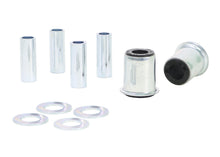Due boccole con guscio metallico, quattro tubi di compressione e quattro rondelle del kit boccole braccio inferiore Whiteline