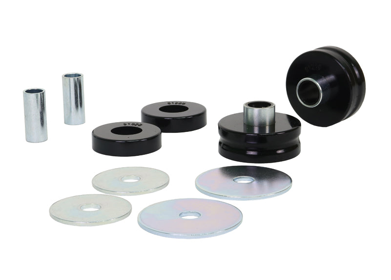 Quattro boccole, due tubi e quattro rondelle del kit universale per supporto carrozzeria Whiteline