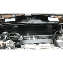 Carica l'immagine nel visualizzatore di Gallery, Aggiornamento intercooler con alimentazione superiore AIRTEC Motorsport da 100 mm per 3 porte e Sapphire Cosworth - dettaglio 4