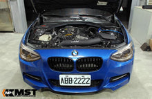 Load image into Gallery viewer, Kit aspirazione diretta MST Performance per BMW N55 3.0T F20 F21 F22 F23 F30 F32 F87 M2 335i 435i M135i M235i - foto 4